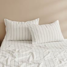 Zinnia Yarn-Dyed Washed Cotton Standard Pillowcases (Set of 2)